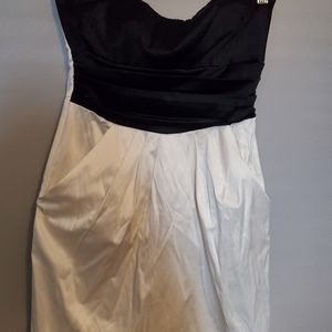 Impress Black/White Dress w/Pockets - Size M